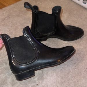 Black Rainboots